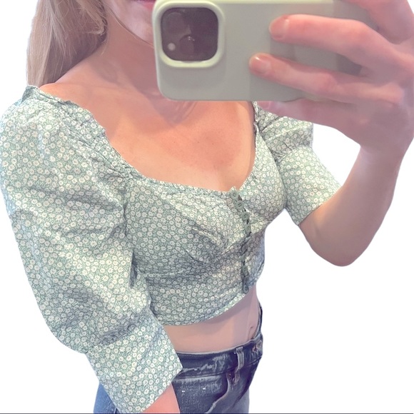 Abercrombie & Fitch - Pastel Button Up Corset Crop w Puff Sleeve - Picture 5 of 7